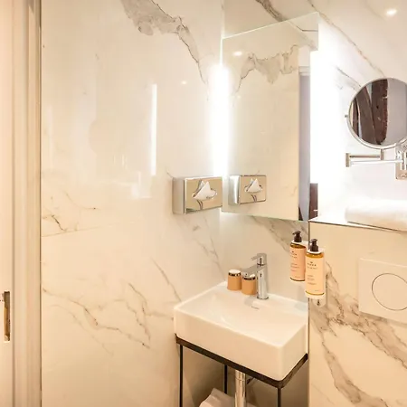 Mercure Paris Notre Dame Saint Germain Des Pres Exterior photo